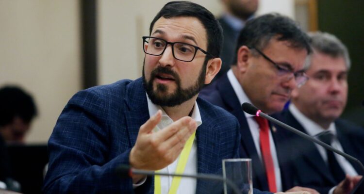 Caso Convenios: confirman asistencia de Crispi en comisión revisora de AC contra ministro Montes