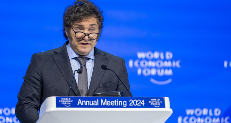 Milei tacha de héroes a empresarios en Foro Mundial de Davos y asevera que “el Estado es el problema”