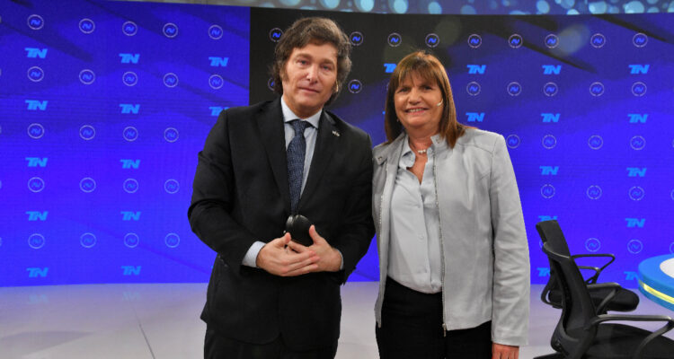 Gobierno de Milei quita polémico artículo que prohibía reuniones de 3 o más personas en la vía pública