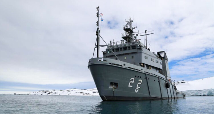 Milei avanza con la purga de sus FFAA y pasa a retiro a 16 almirantes de la Armada argentina