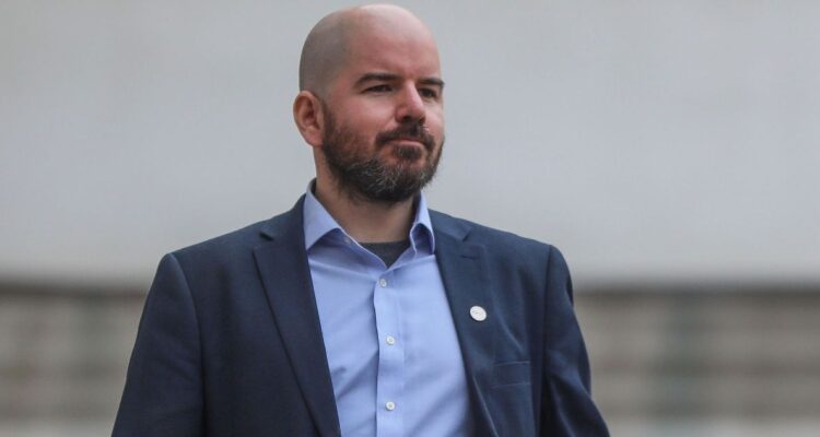 Aseguran que exministro Giorgio Jackson dejará Chile para radicarse y estudiar en el extranjero