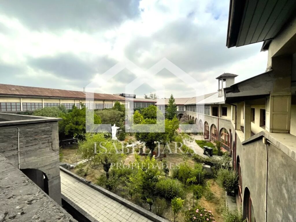 Cuesta 7,7 millones de dólares: centenario y "exquisito monasterio francés" de Ñuñoa está a la venta