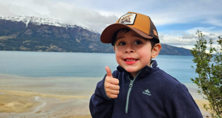 Niño de Ancud necesita vacuna de $3.500 millones para tratar enfermedad progresiva