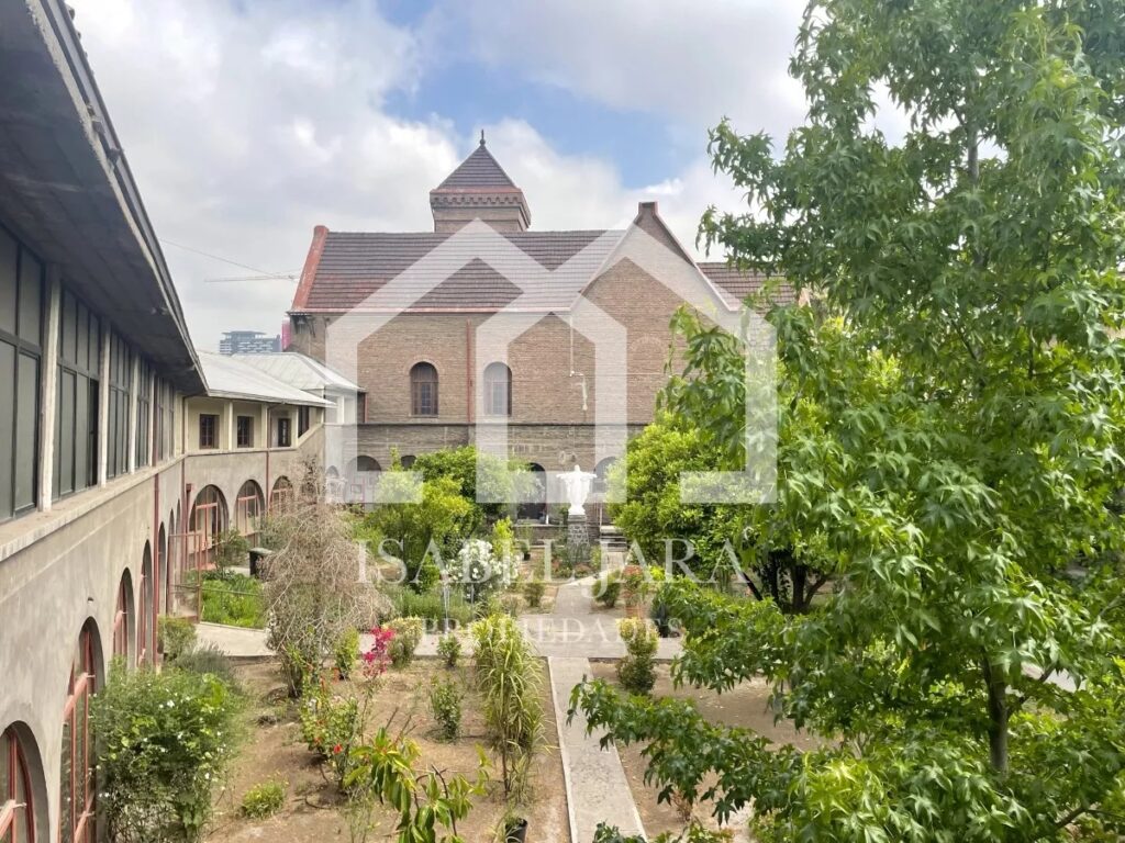 Cuesta 7,7 millones de dólares: centenario y "exquisito monasterio francés" de Ñuñoa está a la venta