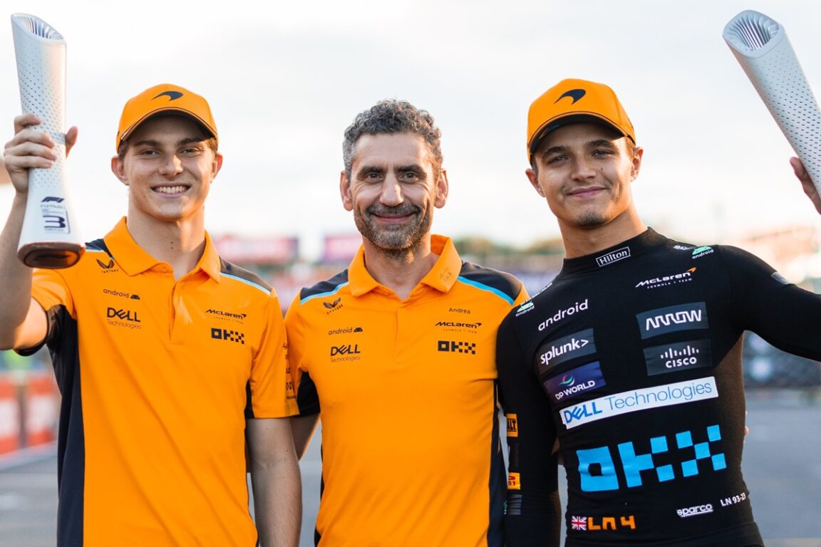 Oscar Piastri (a la izquierda) y Lando Norris en McLaren 2023.