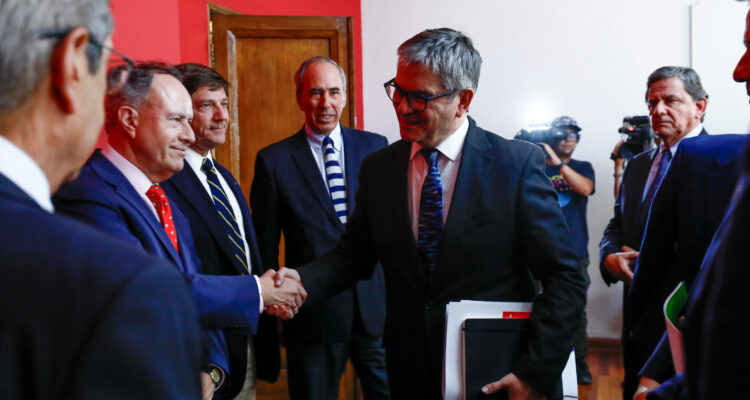 ¿En qué va el Pacto Fiscal?: Los repartos y alcances entre el Gobierno, gremios y partidos políticos