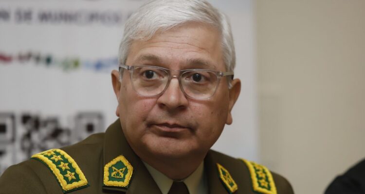 “Usted estaba a cargo”: organizaciones de DDHH envían carta a general Yáñez y exigen su renuncia