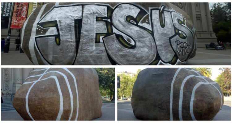 Polémica en torno a “roca gigante” de 22 millones instalada afuera del MNBA: Autor defendió su obra