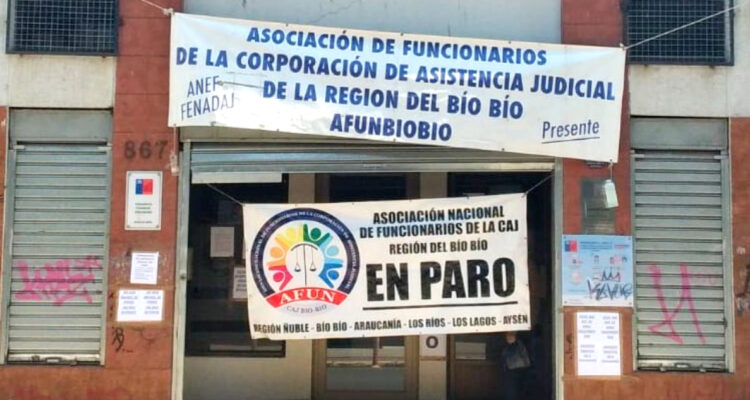 Renuncia cuestionado funcionario de la Seremi de Justicia del Bío Bío tras masivo paro de la CAJ