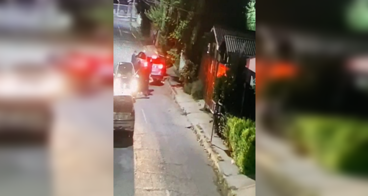 Mujer es agredida durante el robo de su vehículo en Quilicura
