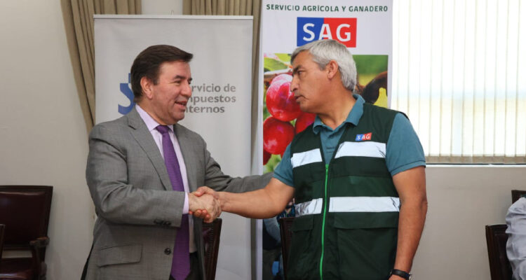 Imagen de los directores del SII y el SAG