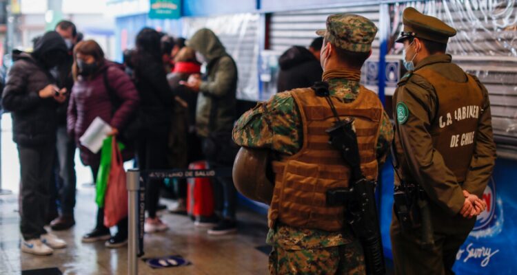 Alcalde oficialista pide intervención militar en los terminales de Estación Central