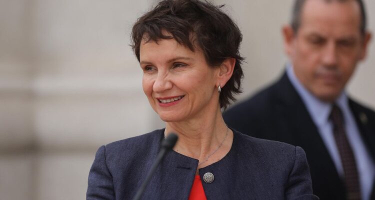 Tohá critica suspensión de sesión en el Senado y asegura que Boric sigue confiando en Maisa Rojas