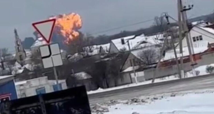 ¿Qué pasó con el IL-76?: Ucrania desmiente versión rusa y no reporta prisioneros en avión siniestrado