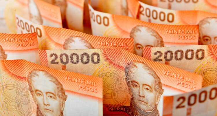 Buena noticia al partir el año: Revisa cuánto bajará la UF luego del IPC negativo de diciembre de 2023