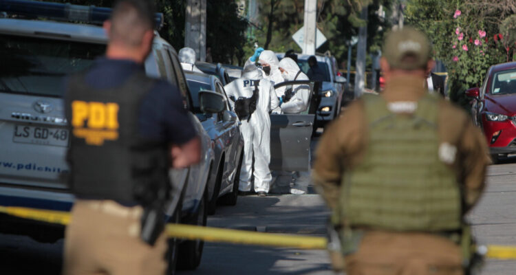 Un muerto y dos mujeres en riesgo vital deja balacera en Chiguayante