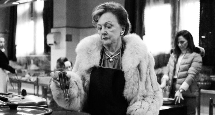 “Uy, qué susto”: Gloria Münchmeyer y la anécdota de su elogiado rol como Lucia Hiriart en “El Conde”