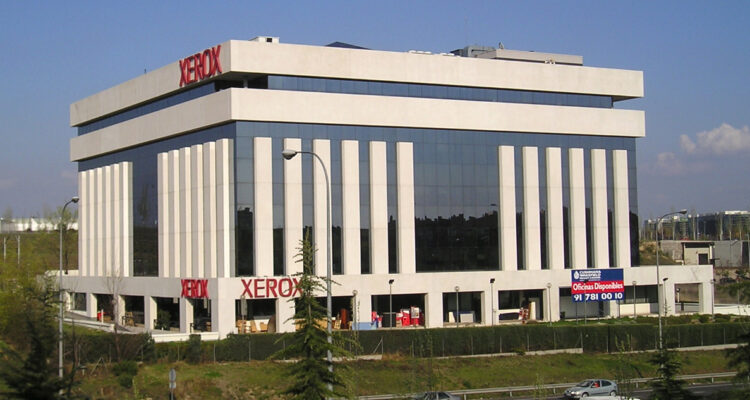 La empresa de impresoras Xerox anunció despido de 3 mil trabajadores y sus acciones se fueron a pique
