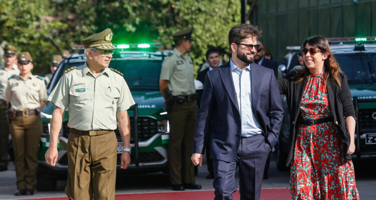 Abogado de Yáñez asegura que eventual renuncia es algo que debe conversar con el presidente Boric