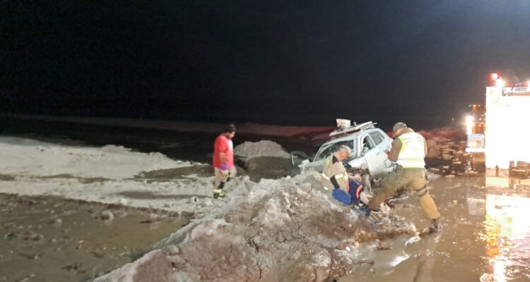 Cinco heridos deja accidente en Ruta 5 Norte en medio de activación de una quebrada en Pozo Almonte