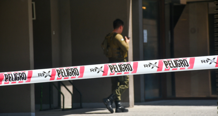 Carabinero en un sitio del suceso.