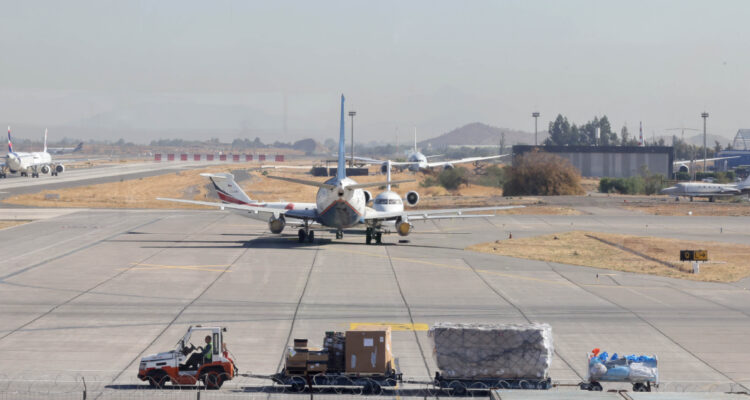 Aeropuerto de Santiago recupera demanda prepandemia: 4,8 millones de personas viajaron en vacaciones