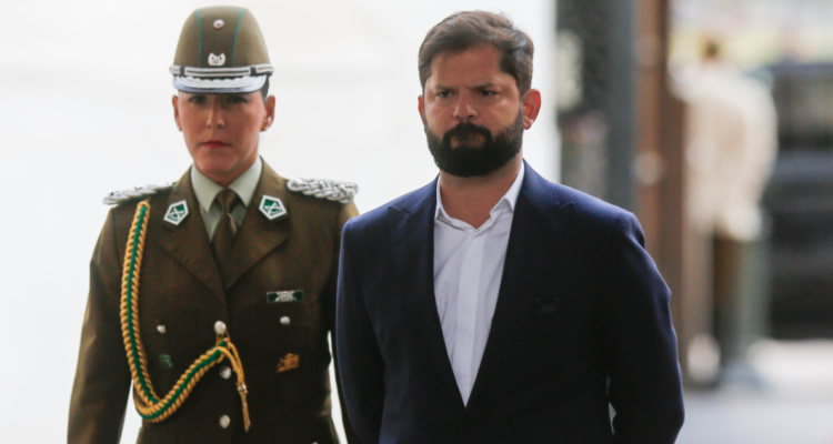 Imagen de presidente Gabriel Boric por posible agenda de trabajo con Cosena