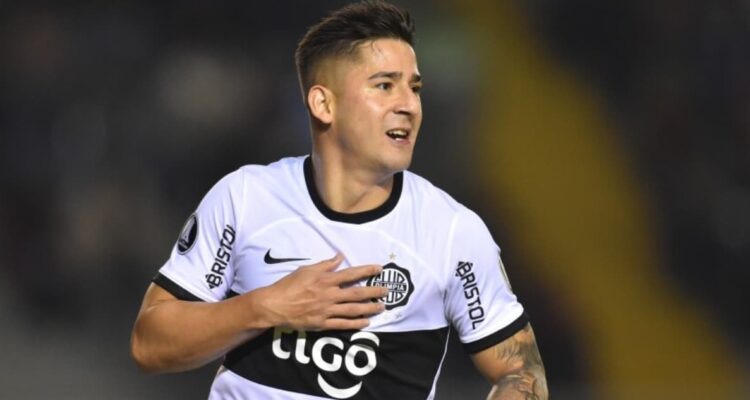 Guillermo Paiva, de momento, no llegará a Colo Colo.