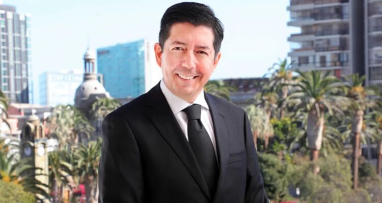 Continúa en su cargo: dejan sin efecto causa contra alcalde de Antofagasta que insultó a profesora