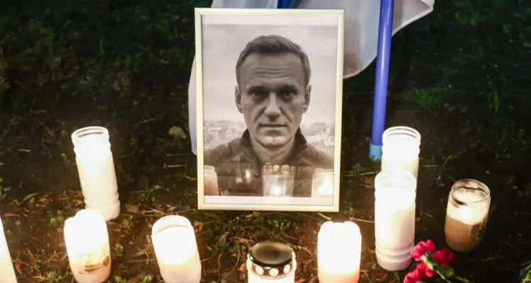 Familiares de Alexei Navalny anuncian fecha de su funeral: “No sabemos si arrestarán a quienes vayan”