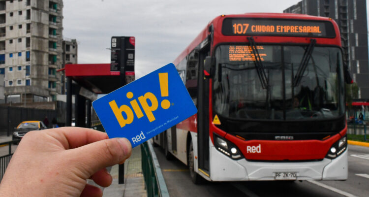 Pasaje de buses RED y Metro subirá nuevamente este domingo: alzas acumulan $30 en 6 meses