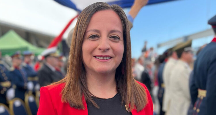 Andrea De la Barra se erige como la única mujer en la carrera por la alcaldía de Concepción