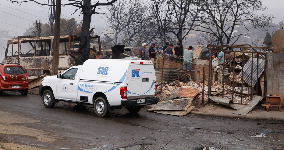 Confirman hallazgo de nuevo cuerpo y suben a 132 muertos por incendios en la región de Valparaíso