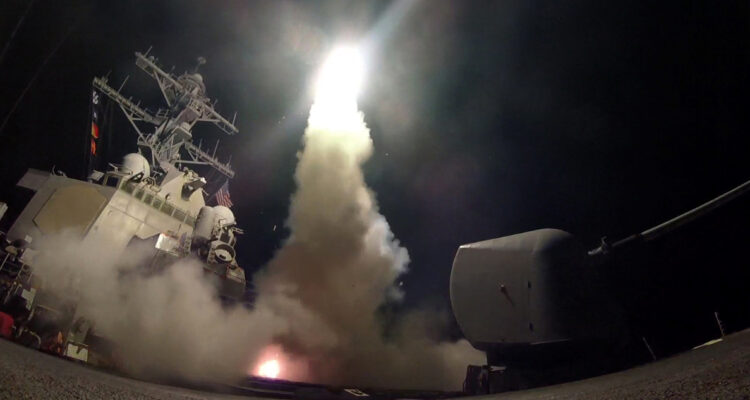 EEUU ataca blancos en Siria como represalia por ataque con drones