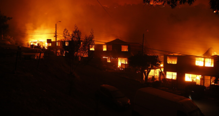 Autoridades confirman 56 muertos por incendios y aseguran que evidentemente hay intencionalidad