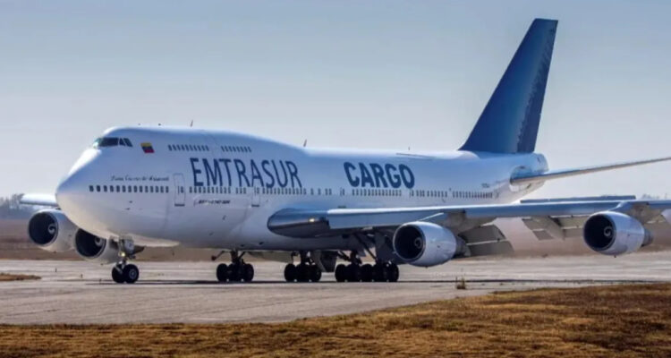 Avión venezolano-iraní “dedicado al espionaje” se despide de Buenos Aires y aterriza en Estados Unidos