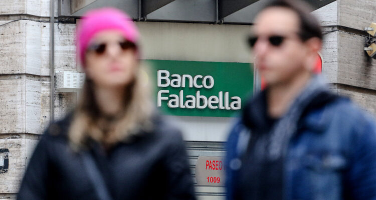 Banco Falabella planea “fanatizar” a sus clientes y revertir así caída del 50% de sus ganancias