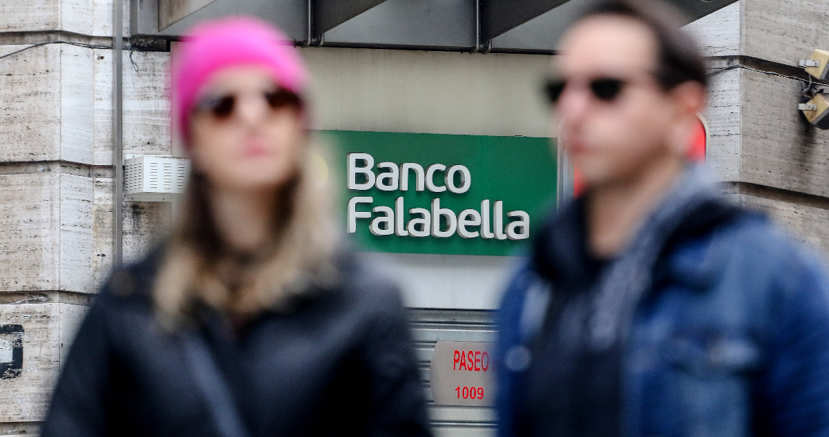 Banco Falabella planea “fanatizar” a sus clientes y revertir así caída del 50% de sus ganancias