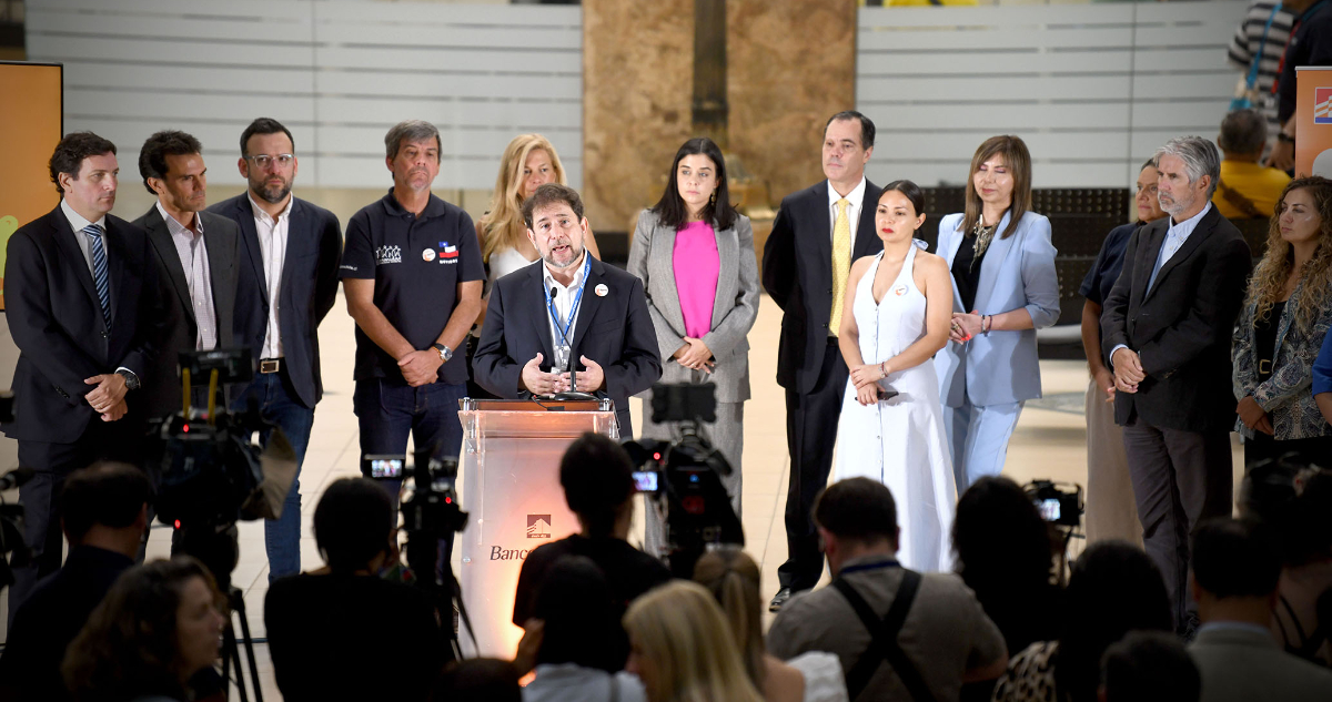 11 bancos que operan en Chile habilitaron en sus web botón para donar a afectados por incendios