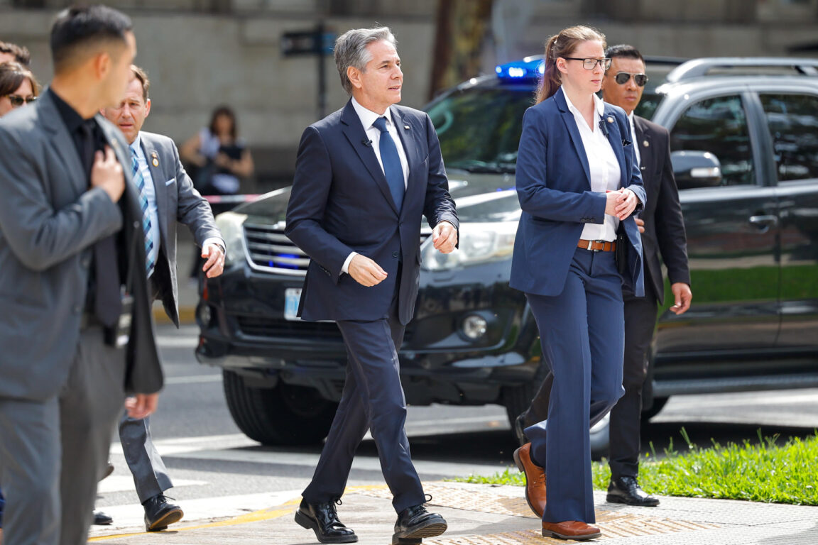 El secretario de Estado de EE.UU. llega a su reunión con Javier Milei en la Casa Rosada
