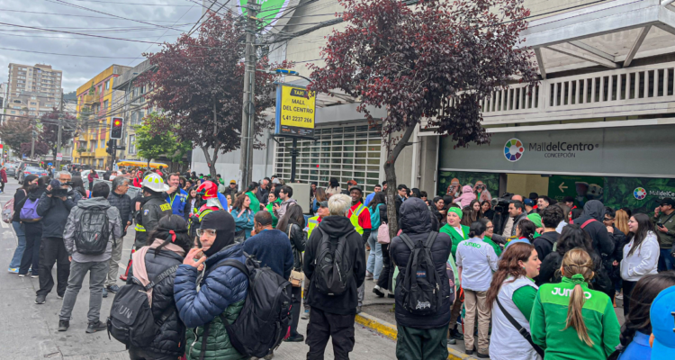 Evacuación por bombas de ruido en malls del Gran Concepción