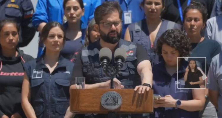 Boric anuncia nuevo bono de hasta 50 UF a damnificados y subsidios a pymes por incendios en Valparaíso