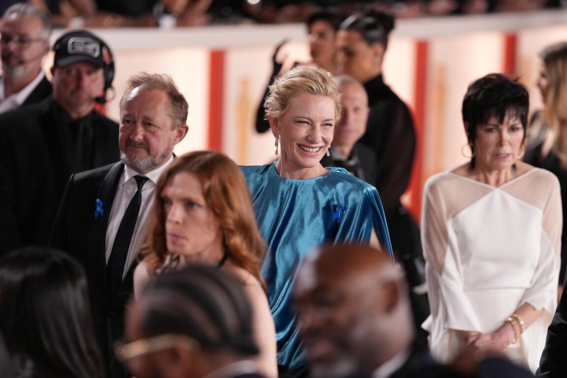 Cate Blanchett y su marido en una alfombra roja