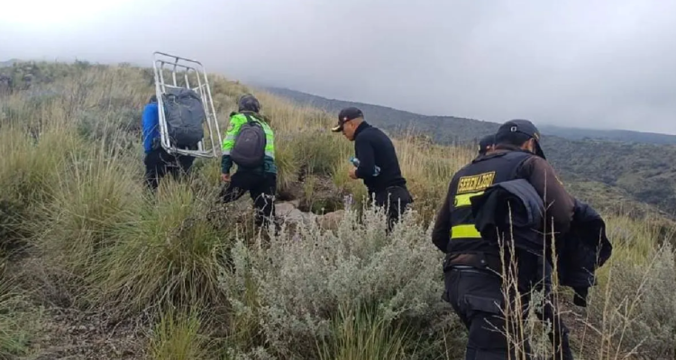 Chileno muere tras caer a abismo de 300 metros mientras escalaba volcán en Perú