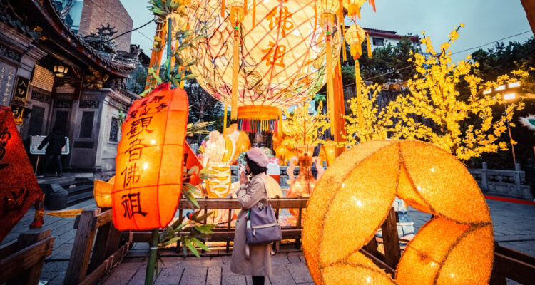 La economía china sigue con tendencia deflacionaria y el Año Nuevo Lunar influyó en últimas cifras