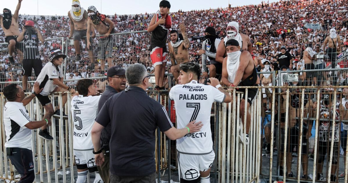 Incidentes de la barra de Colo Colo ante Huachipato en la Supercopa