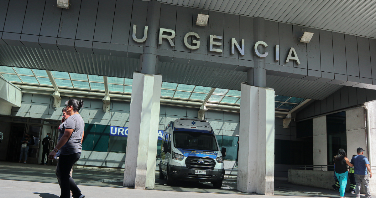 Frontis de Hospital Regional de Concepción por comunero en huelga de hambre
