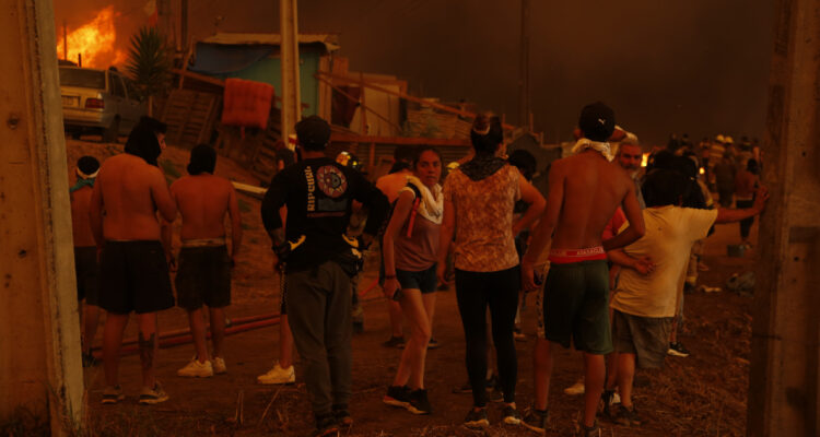 Confirman intencionalidad de incendios en Valparaíso