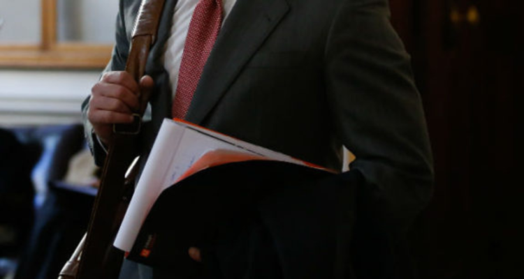 Denuncian a abogado penquista por millonaria estafa en compraventa: lo habría hecho sin titularse