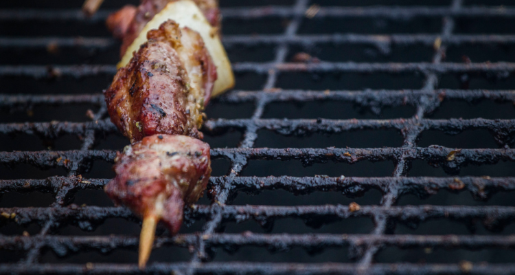Niño de 7 años muere asfixiado mientras comía trozo de carne en medio de festividad en Llanquihue